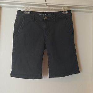 American Eagle Bermuda shorts, navy, size 4